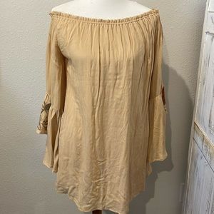 Hot and delicious tan tunic, size small
